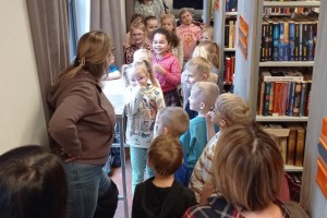 Przedszkolaki z Marchwacza z odwiedzinami w Opatówku