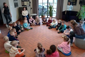 Przedszkolaki z Marchwacza z odwiedzinami w Opatówku